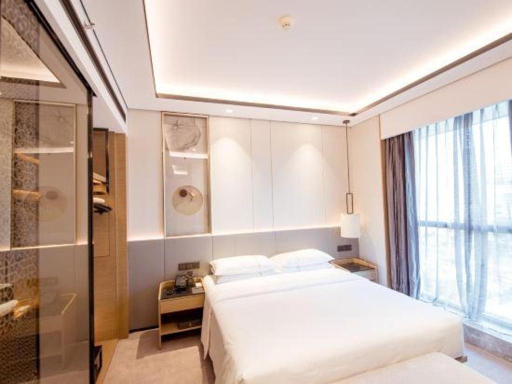 Jinan Silver Plaza Quancheng Hotel Bagian luar foto