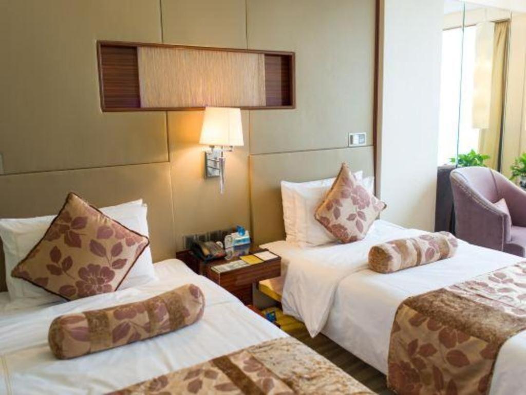 Jinan Silver Plaza Quancheng Hotel Bagian luar foto