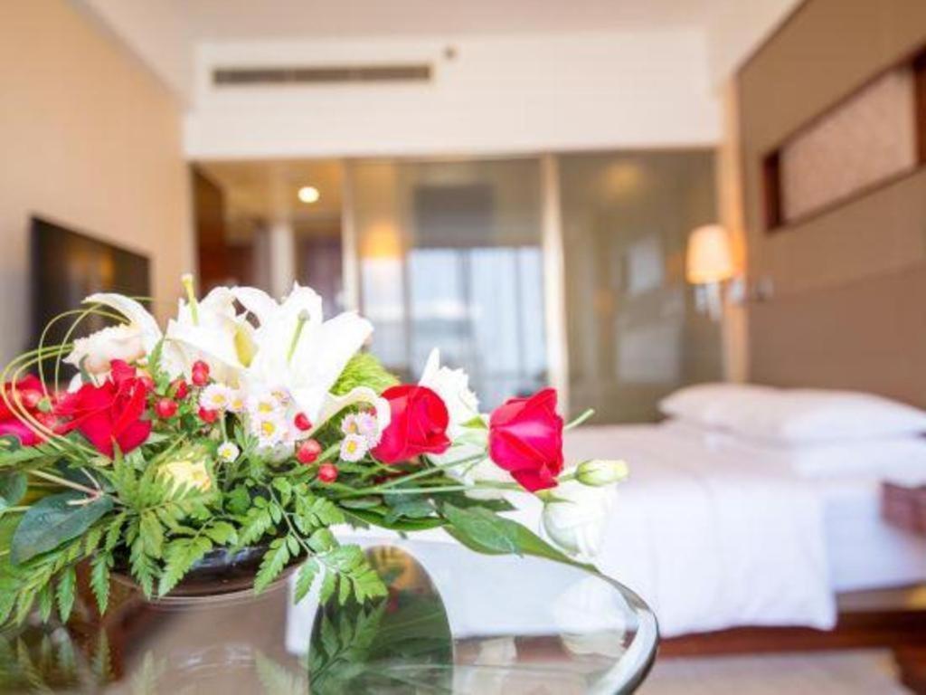 Jinan Silver Plaza Quancheng Hotel Bagian luar foto