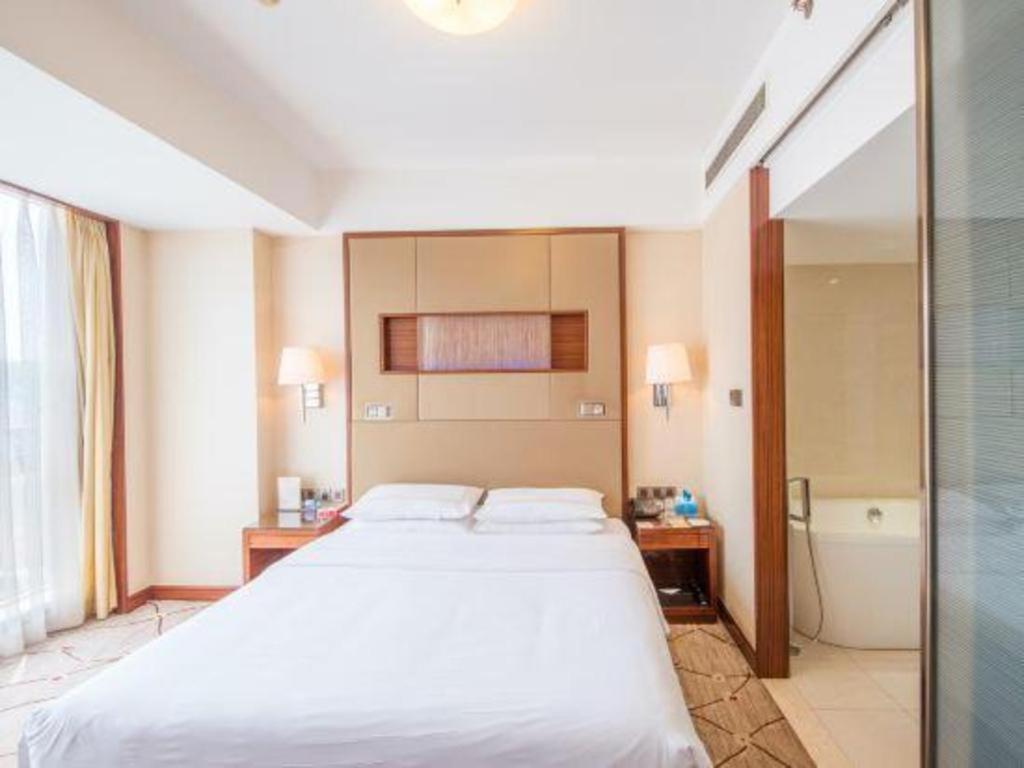 Jinan Silver Plaza Quancheng Hotel Bagian luar foto