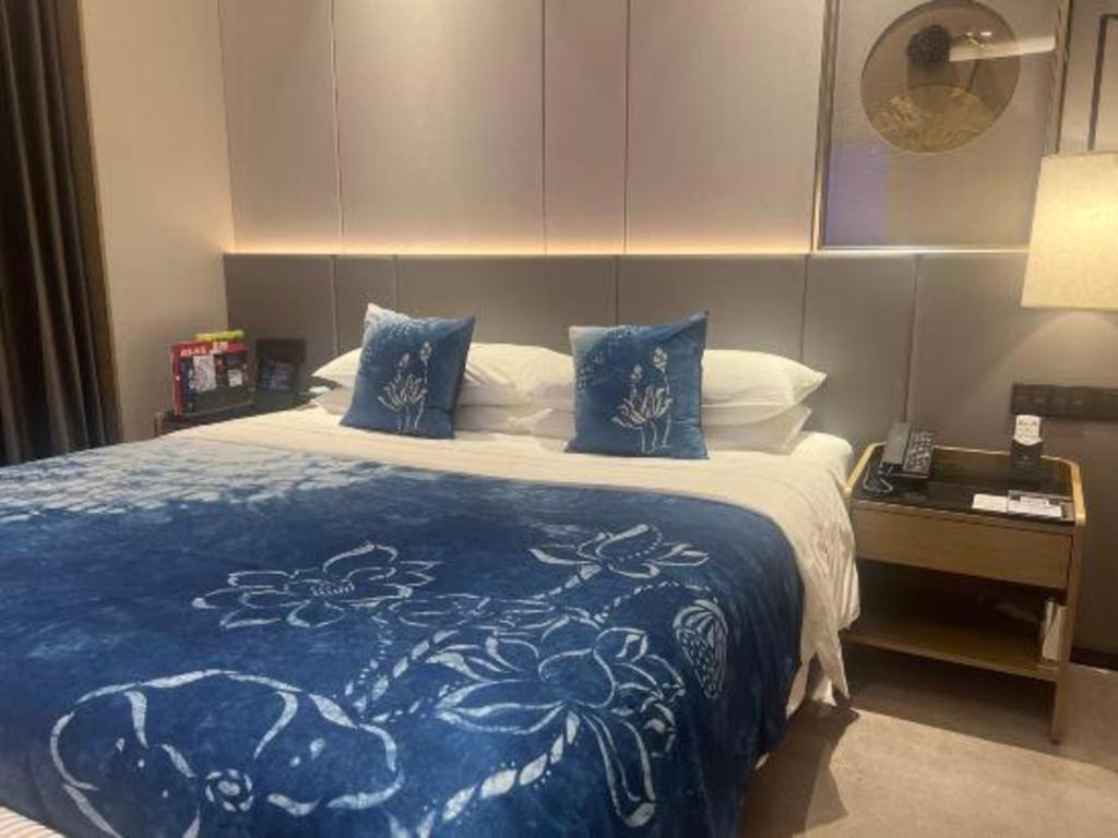 Jinan Silver Plaza Quancheng Hotel Bagian luar foto