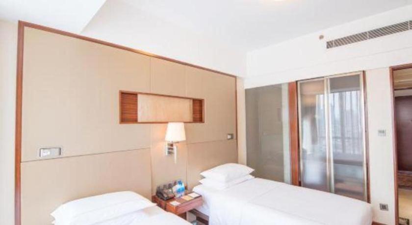 Jinan Silver Plaza Quancheng Hotel Bagian luar foto